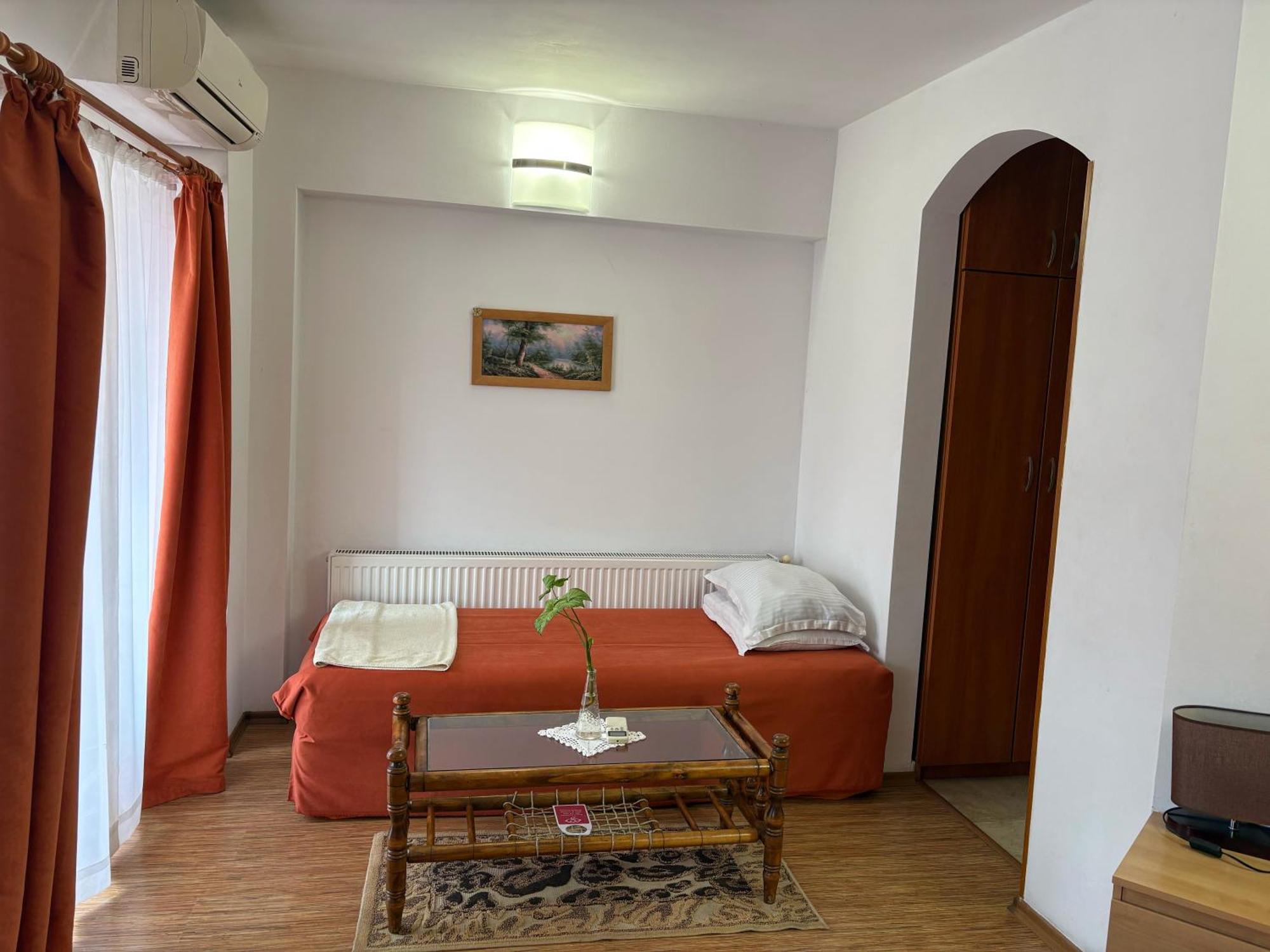 Family Hotel Flora Zlatograd Exterior photo